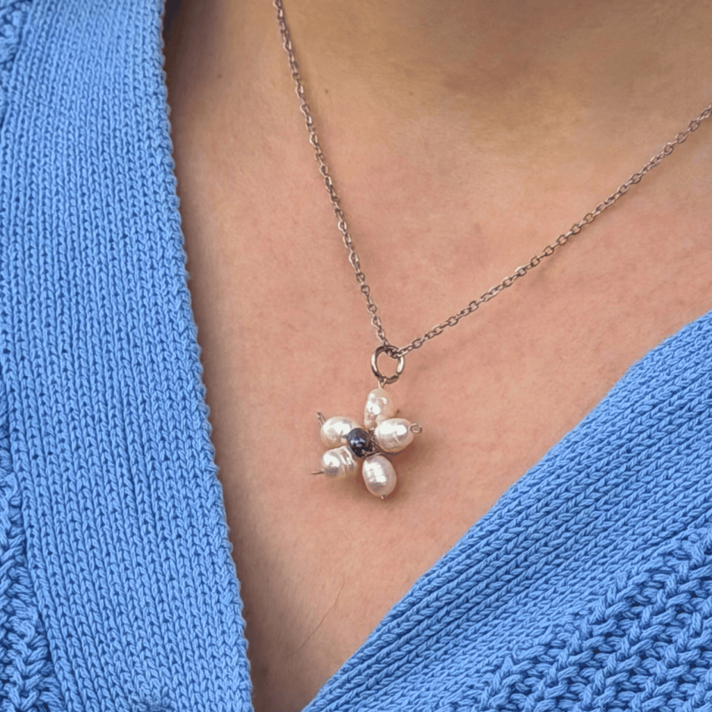 The Moonflower necklace with pearl flower – Feminine Creatures