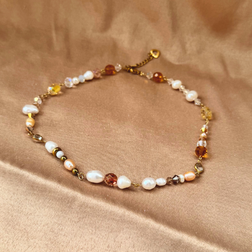 Calypso necklace with pearls, hematite and crystals – Feminine Creatures