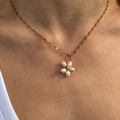 The Daisy necklace with pearl daisy flower – Feminine Creatures