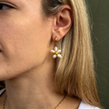 The Daisy earrings with pearl daisy flower – Feminine Creatures
