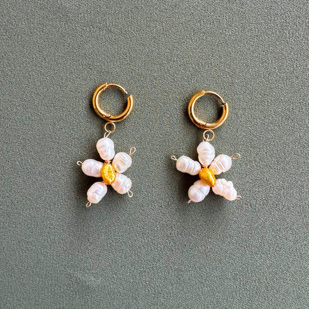 Τα σκουλαρίκια Daisy