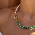 Harmonia necklace with freshwater pearls and green crystals – Feminine Creatures