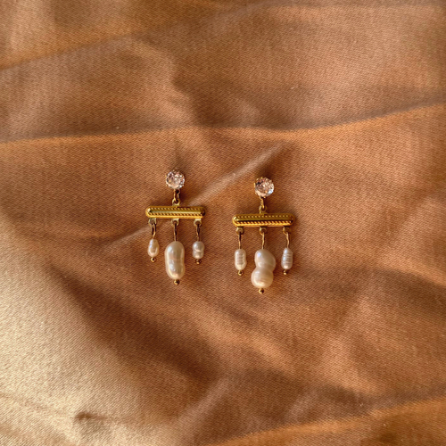 Cleopatra earrings detail – Feminine Creatures