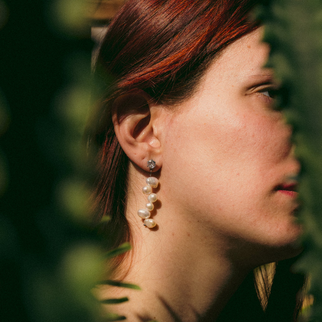 Handmade Pure Form crystal and pearl earrings – Feminine Creatures