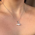 Freya necklace with sculpted pendant and three pearls – Feminine Creatures