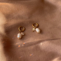 Emilia earrings with pearl and crystal – Feminine Creatures