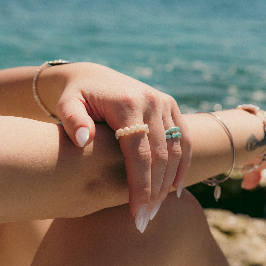 Bianca Pearl ring with white freshwater pearl band – Feminine Creatures
