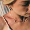 Arete necklace in silver scattered with freshwater pearls – Feminine Creatures