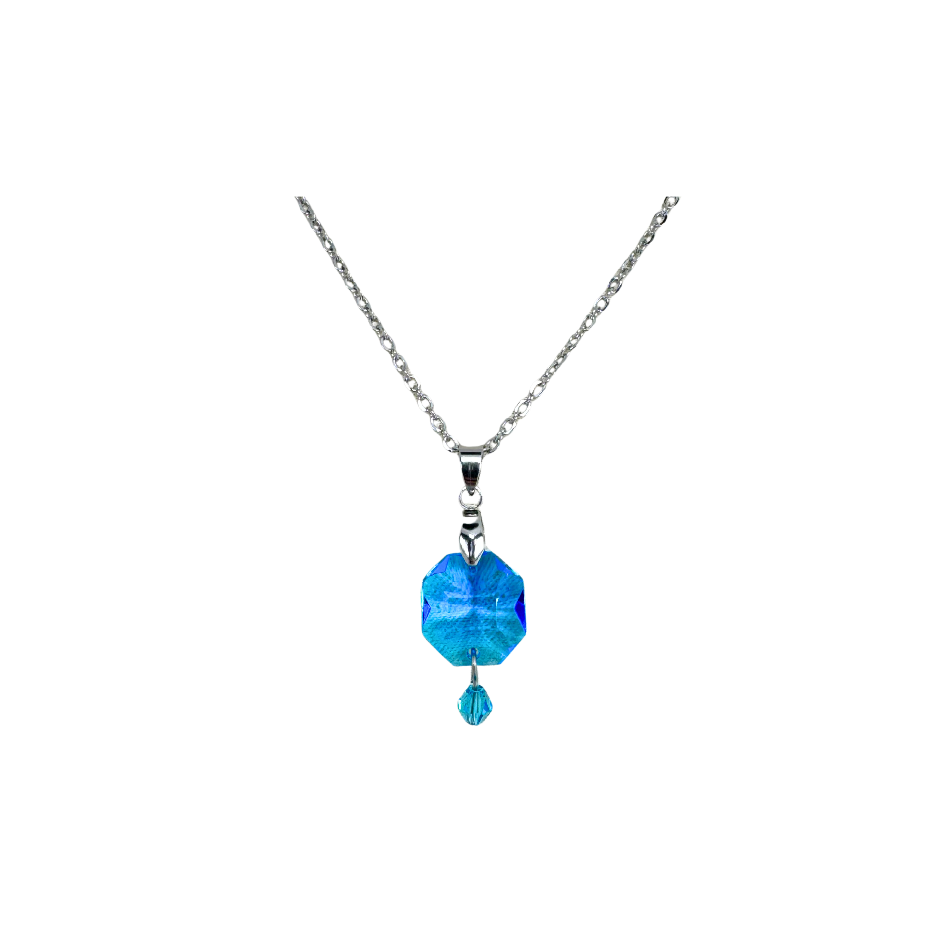 Neptune necklace detail – Feminine Creatures