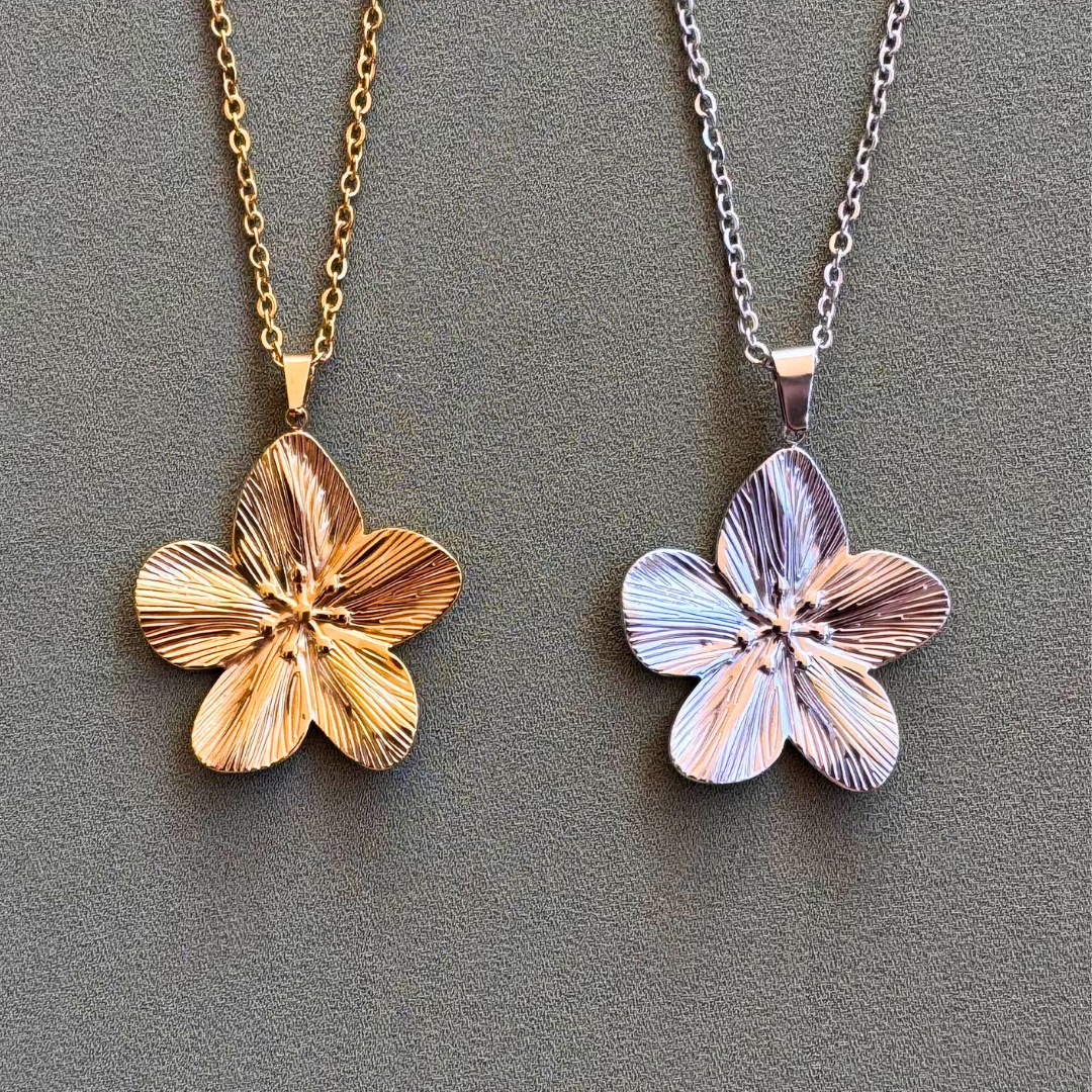 Phoebe Bloom Necklace