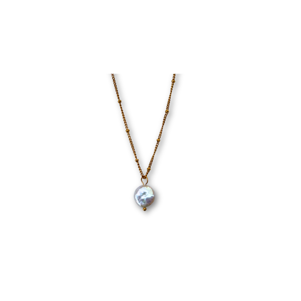 Electra pearl necklace worn by a model – Feminine Creatures