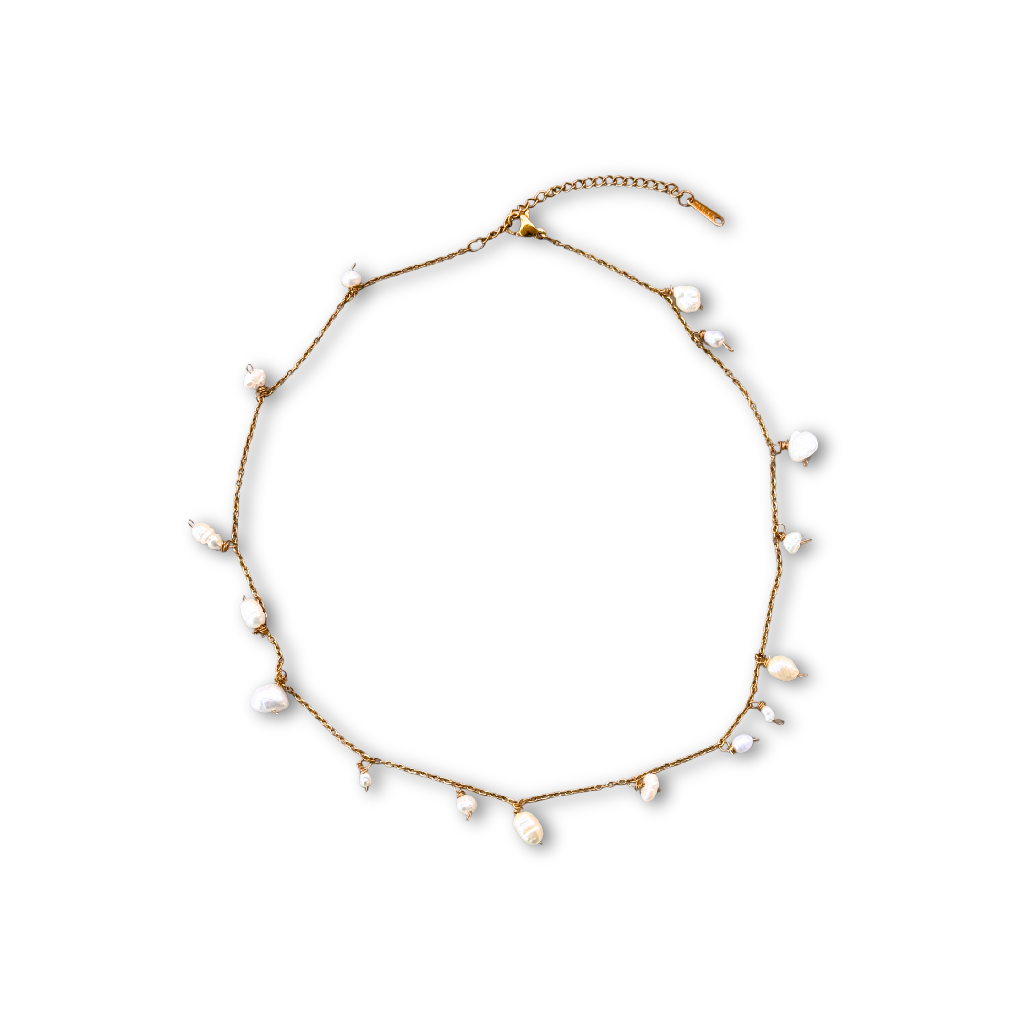 Arete gold pearl necklace worn by a model – Feminine Creatures