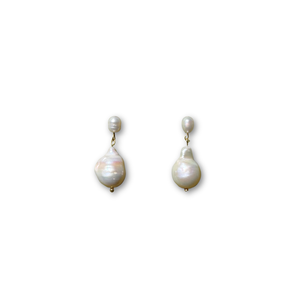 Genesis earrings detail – Feminine Creatures