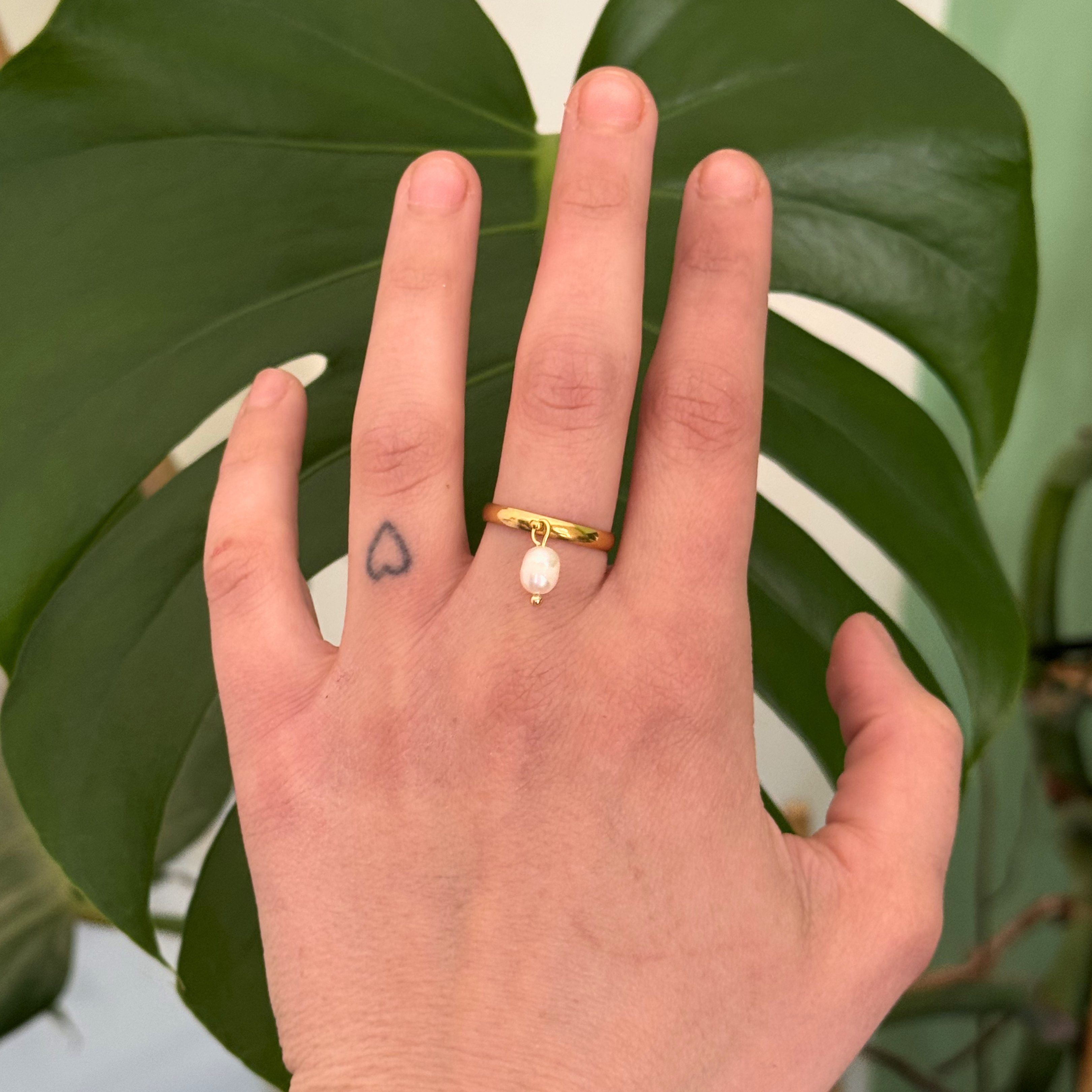 Athena ring with dangling freshwater pearl in gold – Feminine Creatures