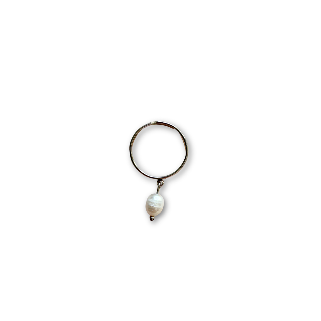 Handmade Nephele dangling pearl silver ring – Feminine Creatures