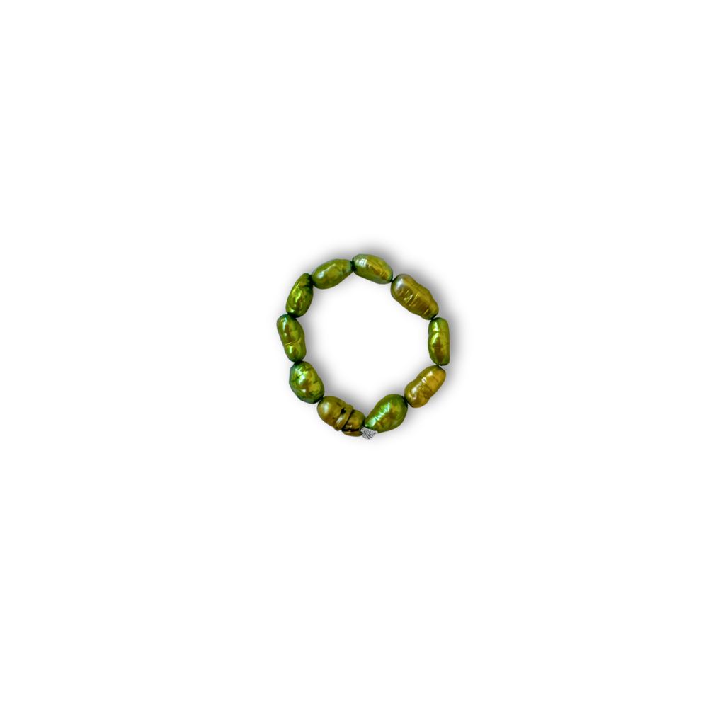 Handmade Pistachio green pearl ring – Feminine Creatures