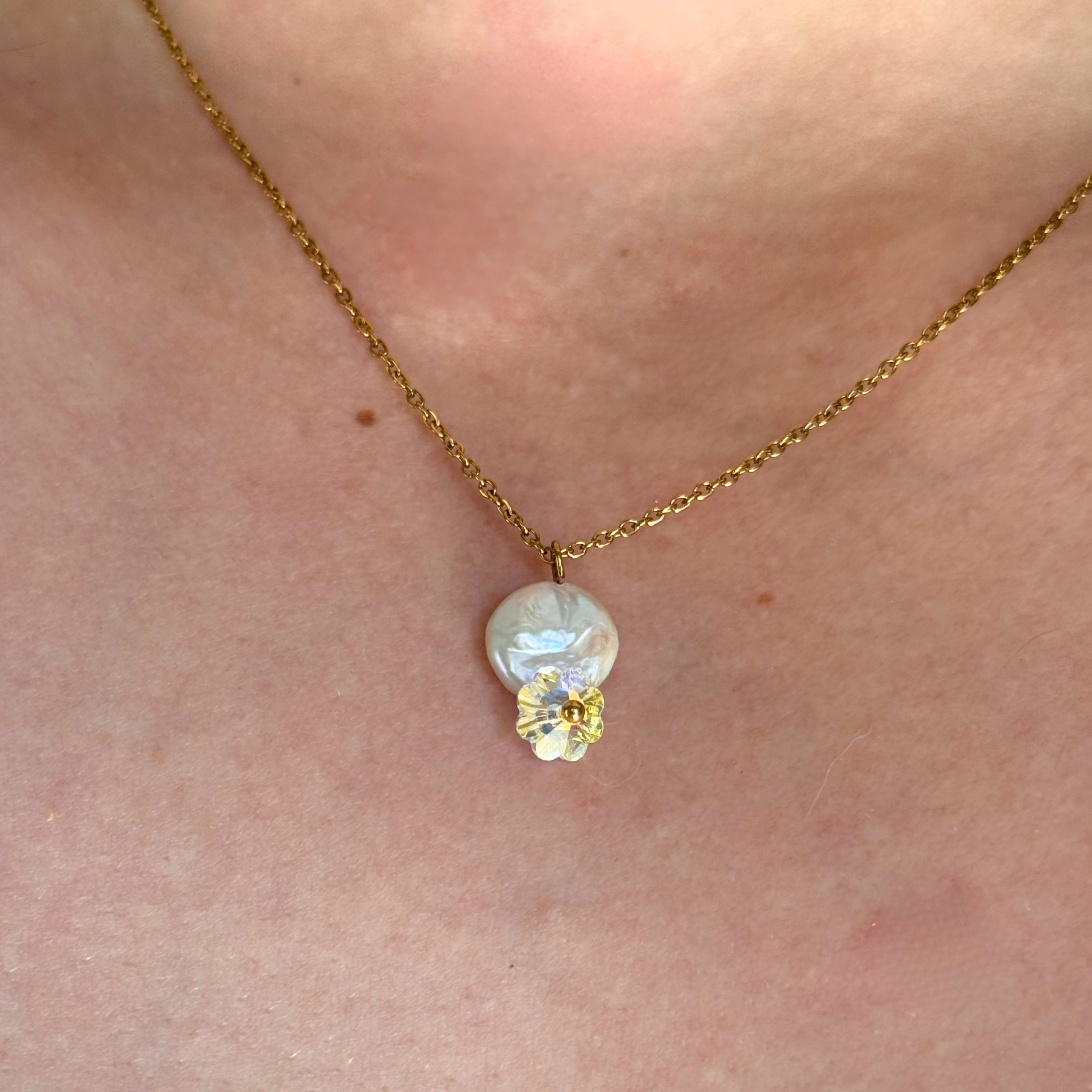 Handmade We Bloom pearl crystal flower necklace – Feminine Creatures