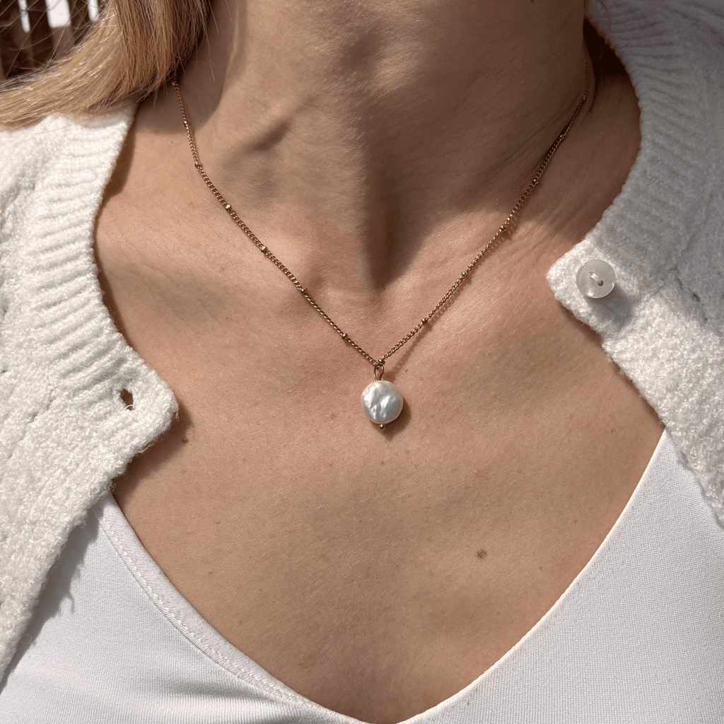 Electra necklace detail – Feminine Creatures