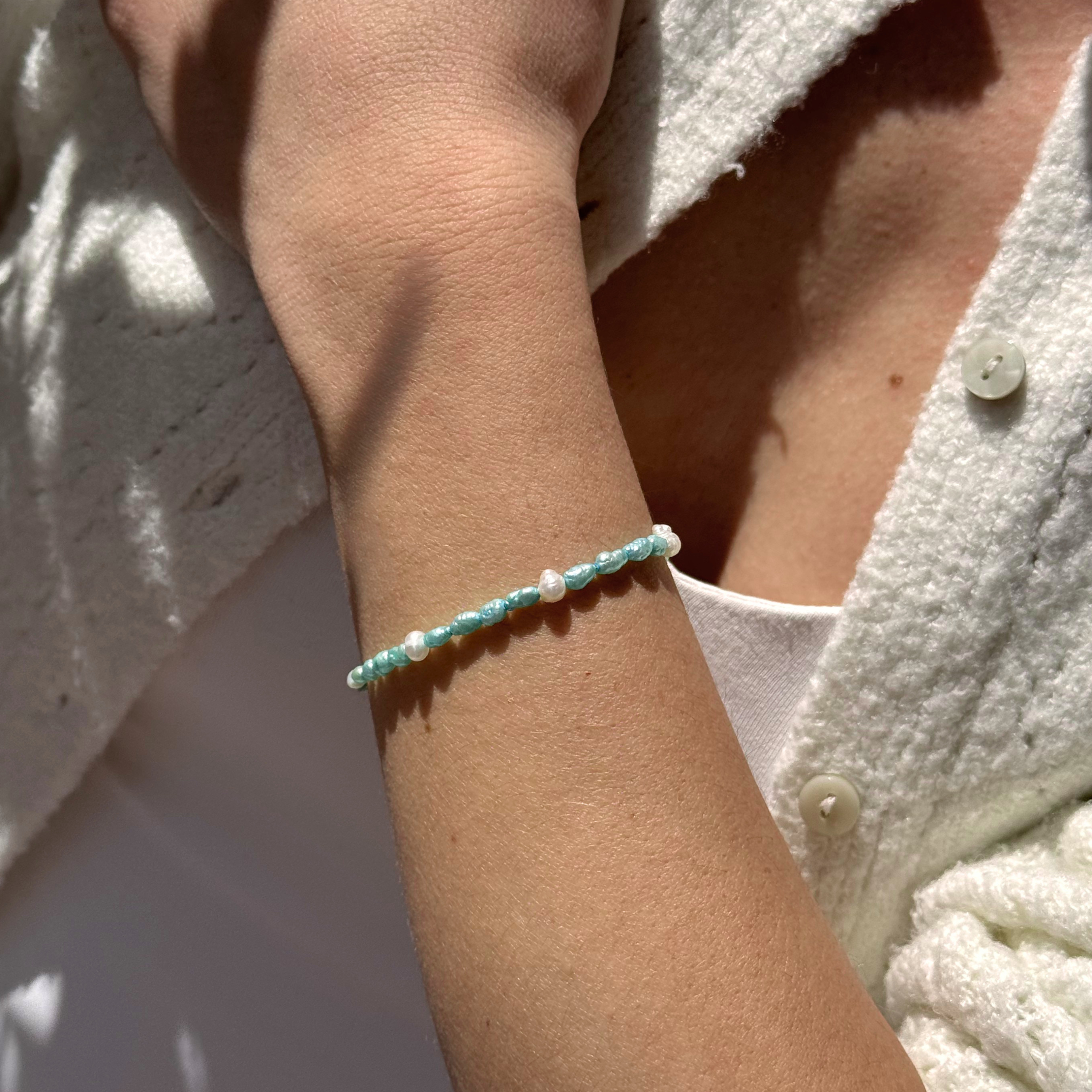 Handmade Turquoise Tide pearl bracelet – Feminine Creatures