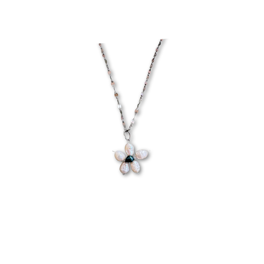 Το Κολιέ Φεγγαρόλουλουδιού