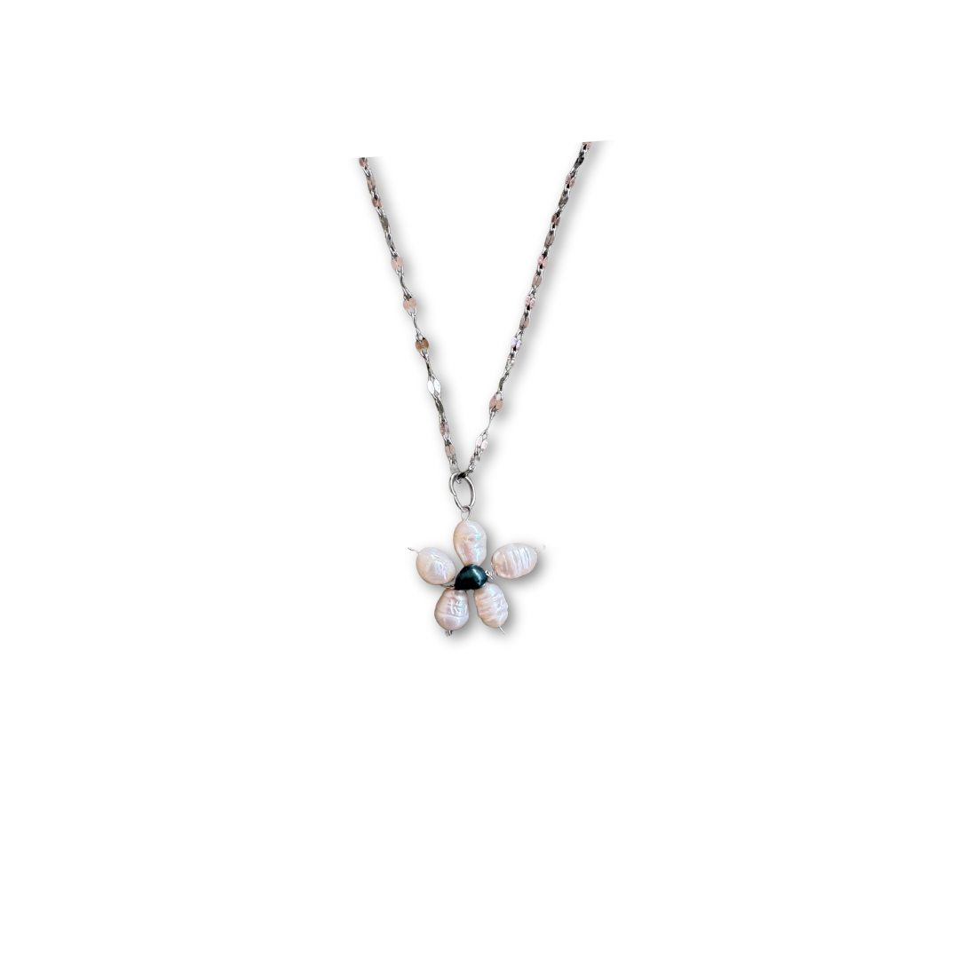 Το Κολιέ Φεγγαρόλουλουδιού